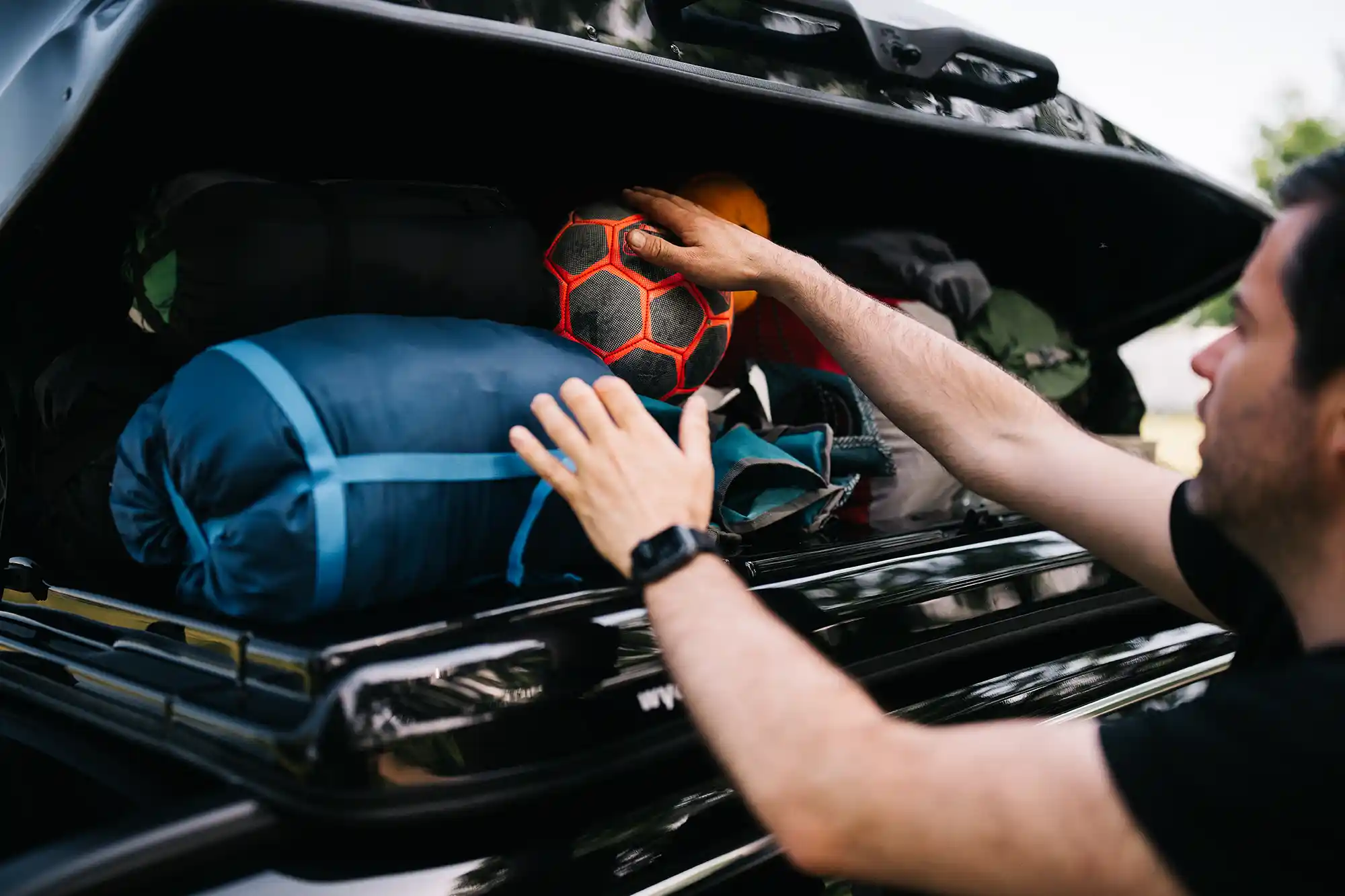 Die Dachbox richtig packen – mit Kindern und viel Gepäck sicher in den  Urlaub fahren